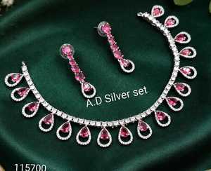 Fancy Collection Classic High Quality Gold Plated Geometric Design Claw Setting Imitation Pearl Kundan Latest Designed <b>Set</b> - Product Image 4