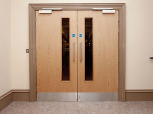 Puerta Cortafuego de Madera de Alta Seguridad de Alta Demanda para Fábricas o Almacenes Industriales Disponible a Buen Precio - Product Image 2