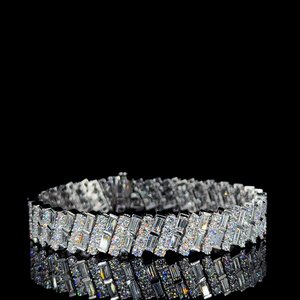 Bracelet tennis de luxe en or avec diamants taille baguette et taille rond – Bracelet élégant serti de diamants – Bijoux raffinés - Product Image 1