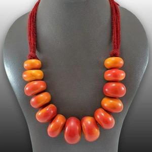 Collier tendance en résine perlée, perles multicolores légères, bijou de mode unique, cadeau pour elle, élégant pour tous les jours - Product Image 6