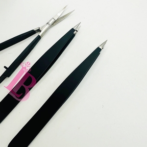 Pinzas para Cejas LUMIA BEAUTY LBO24 de Alta Calidad, Profesionales, Sostenibles, de Acero Inoxidable, Color Personalizado, Duraderas y Ecológicas - Product Image 4