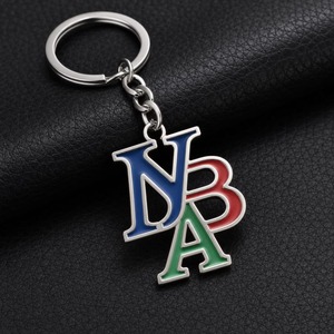 Porte-clés en acier inoxydable lettre M, pendentif en métal de forme irrégulière, accessoire de mode - Product Image 5