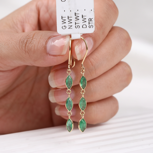 Boucles d'oreilles pendantes classiques pour femme, faites à la main, en or jaune massif 18 carats, avec émeraude naturelle précieuse, pour mariage et soirée - Product Image 6