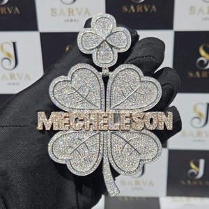 Pendentif Trèfle Personnalisé en Argent 925 avec Moissanite Taille Brillant Sertie en Canal, Breloque Trèfle à Quatre Feuilles Glacée, Bijoux de Luxe Hip Hop pour Hommes OEM - Product Image 1