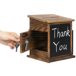 Caja de colección de madera maciza quemada rústica montada en la pared con portatarjetas de Metal negro Cerradura de etiqueta de pizarra para uso escolar y de oficina - Product Image 4