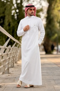 Fabricant de Thobes en Gros – Robe Traditionnelle Musulmane en Tissu Respirant pour Marques de Détail et Vente en Gros - Product Image 5
