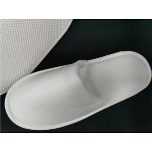 Pantuflas Desechables Blancas de Tela No Tejida para Hotel, con Asa de Plástico y Cerdas de Silicona, Ligeras, para Habitaciones de Huéspedes - Product Image 5