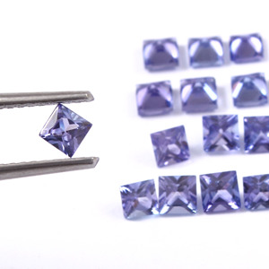 แทนซาไนต์ทรงเหลี่ยมขนาด 3x3 มม. แบบเจียระไน จำหน่ายพลอยแบบหลวม ราคาโรงงาน คุณภาพเยี่ยม - Product Image 2