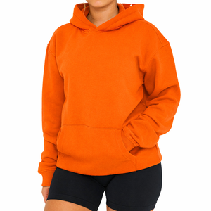 Sweat-shirt à capuche pour femme, design minimaliste, tissu doux, décontracté, à porter au quotidien. - Product Image 1