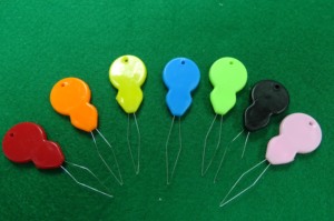 AA0253 Longer <b>Needle</b> <b>threader</b> | Red Plastic Embroidery <b>Needle</b> <b>Threader</b> Simple Portable <b>Sewing</b> Tool - Product Image 5