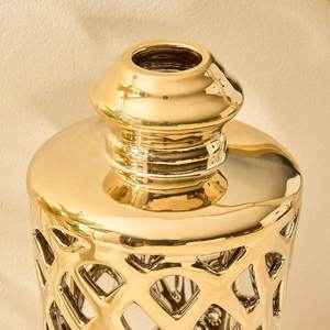 Vase à fleurs moderne en métal ajouré, finition argent poli, fait main, résistant à la rouille, design géométrique évidé pour la décoration intérieure de luxe - Product Image 3