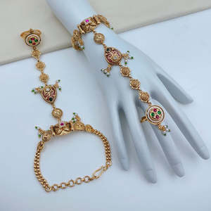 สร้อยคอแฟชั่นแบบรัดตัว สไตล์หรูหรา ประดับด้วยหินโปตาและไข่มุก - Product Image 1