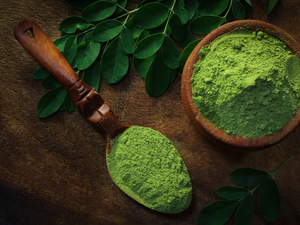 Poudre de feuilles de Moringa Oleifera biologique de qualité alimentaire, traitement à mailles fines, ingrédient de complément alimentaire, emballage en vrac disponible - Product Image 3