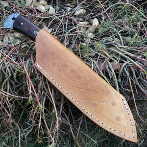 Cuchillo de chef de acero de Damasco con mango de madera y hoja con diseño estampado - Product Image 4