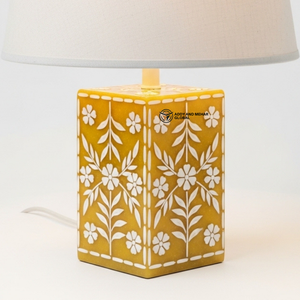 Portavelas Cuadrado Amarillo Hecho a Mano |   Decoración Ligera y Ecológica para el Hogar en Pascua - Product Image 3