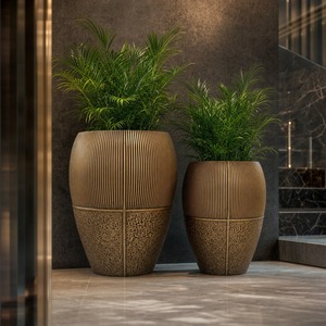 Jarrón de Piso Contemporáneo Texturizado, Maceta Decorativa Hecha a Mano para Interiores, Macetero de Metal de Diseño Moderno - Product Image 2