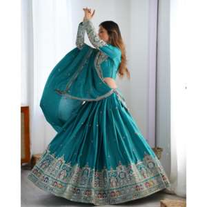 Hermoso y Moderno Lehenga Choli de Poliéster para Bodas con Trabajo de Hilo y Lentejuelas Codificadas Dori - Product Image 2