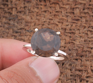 แหวนค็อกเทลคลาสสิกเงินแท้ 925 ประดับพลอยแบล็คออนิกซ์ทรงกลม ดีไซน์วินเทจ เหมาะสำหรับเป็นเครื่องประดับงานแต่งงาน ของขวัญสำหรับผู้หญิง จากผู้ผลิต - Product Image 1