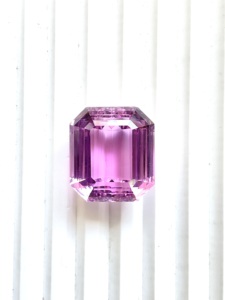 Pietra naturale di kunzite taglio ottagonale da 59,16 carati per la creazione di gioielli raffinati - Product Image 3