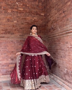 ชุดเดรส Anarkali ผ้าไหม Fendi หรูหรา ปักเลื่อม 5 มม. พร้อมกางเกงผ้าเครปและผ้าคลุมไหล่ พร้อมสวมใส่ รุ่น MW 1250 - Product Image 3