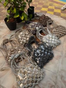 กระเป๋าปอทลีถักลูกปัดแบบมาคราเม่ – คอลเลคชั่นลายทอเมทัลลิก - Product Image 5