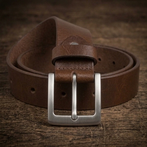 Cinturón clásico de cuero marrón para hombre, accesorio de moda informal y duradero - Product Image 2