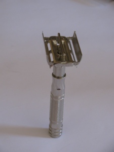 Butterfly Double Edge Safety Razor for Precise Comfortable Shaving MACLURA SURGICAL <b>Men's</b> Classic Single Blade Body & <b>Bikini</b> Use - Product Image 4