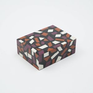 Juego de 2 cajas de almacenamiento decorativas de resina con diseño geométrico - Product Image 4