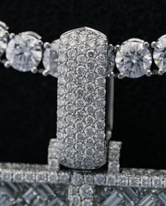 จี้เพชรโมอิสซาไนต์แบบกำหนดเอง ชุบเงินแท้ 925 สไตล์ฮิปฮอป ประดับเพชร ผ่านการทดสอบเพชร พร้อมสลักโลโก้ตามสั่ง - Product Image 3