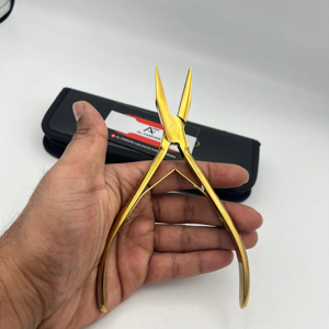Pinzas de punta plana de acero inoxidable sólido de calidad premium, color oro plasma, para extensiones de cabello, con logotipo personalizado y estuches de cuero. - Product Image 1
