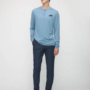 Camiseta Henley de Alto Rendimiento con Tela Transpirable y Movimiento Flexible, Estilo Clásico - Product Image 3