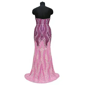 Robe de soirée sirène élégante violette avec motif géométrique à sequins, col cœur, sans manches, longueur ras du sol, design fendu - Product Image 2