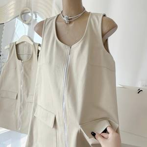 Vestido Minimalista Beige sin Mangas con Cierre y Bolsillo para Uso Diario Informal - Product Image 4