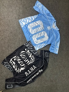 เสื้อยืดเจอร์ซีย์ตาข่ายผู้ชายไซส์ใหญ่ คอวี แขนสั้น พิมพ์ลายกราฟิก ฟุตบอล สตรีทแวร์ - Product Image 3