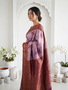 <b>Purple</b> Silk <b>Saree</b> with Peacock Motif and Brown Border Sun Protection Floor-Length for Wedding Occasion Women Traditional Wear - Product Image 4