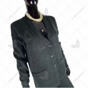 Cárdigan universitario de acrílico suave tejido a medida para hermandades, cárdigan DST de la hermandad Delta, suéter de chenilla negro de cuello alto largo - Product Image 1