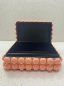 Caja de Joyería Decorativa Multiusos Personalizable, Hecha a Mano, de Resina Artística de Alta Calidad, con Temática de Amor - Product Image 2