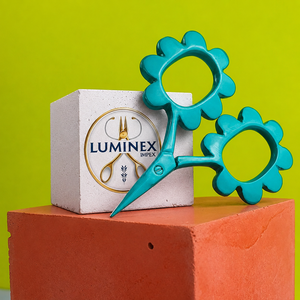 Ciseaux à broder LUMINEX IMPEX Putford blancs, petits, bicolores, à pointe arrondie, pour droitiers, à manche court, Degen - Product Image 1