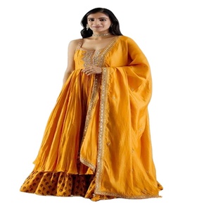 Salwar Kameez de Lino para Mujer, Diseño Kanya Libas, Estilo Indio para Fiestas, con Bordados Elaborados en Diferentes Estilos - Product Image 1