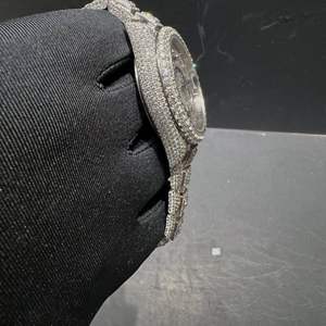 Reloj de Alta Calidad con Moissanita Cultivada en Laboratorio, Cuadrado de 40 mm, Estilo Ejecutivo, Oro Blanco de 20 mm, Estilo Hip Hop, con Incrustaciones DEF - Product Image 3