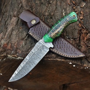 Couteau de Bushcraft en Acier Damas Forgé à la Main, Manche en Cône de Pin, Couteau Bowie à Lame Pleine avec Étui en Cuir, Support OEM/ODM Personnalisé - Product Image 1