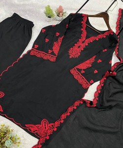 ชุดปักลายมูล ชานเดรี แบรนด์ริชลุค พร้อมกางเกงปาลาซโซ่และผ้าคลุมไหล่ สำหรับงานเทศกาล ราคาขายส่ง เสื้อผ้าชาติพันธุ์ สีดำ - Product Image 6