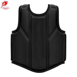 Protège-poitrine en cuir de haute qualité avec logo personnalisé pour l'entraînement de boxe, durable et écologique, confortable à porter, en vente en ligne - Product Image 1