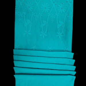 Tissu en coton bleu paon de qualité supérieure avec broderie ajourée Schiffli - Motif floral ton sur ton avec bordure festonnée - Vente flash - Product Image 1