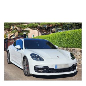 Porsche Panamera 4.0 GTS 2023 con Volante a la Izquierda, Asientos de Cuero, Cámara Trasera, 69,100 km - Product Image 3