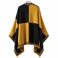 Cape châle personnalisée de la Coalition Nationale des 100 Femmes Noires, logo brodé sur le devant, coloris noir et or, pour femme