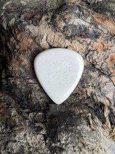 Púas de Guitarra de Hueso Natural Premium, Hechas a Mano, Duraderas, Acabado Liso, Impermeables, Estilo Náutico - Product Image 6