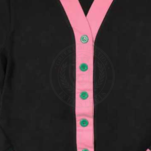 Suéter de Mujer con Cuello en V, Color Negro, de la Hermandad Griega Alpha, 100% Algodón, con Logotipo Bordado, Tejido, en Rosa y Verde Contrastante, Estilo Universitario - Product Image 4