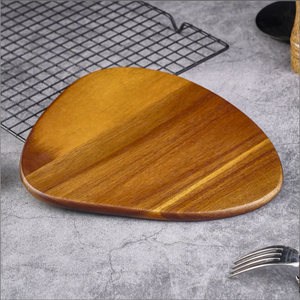 Tabla de Cortar de Madera de Acacia Ecológica con Forma Irregular de Piedra, Moderna, para Pan, Pizza y Aperitivos - Product Image 5