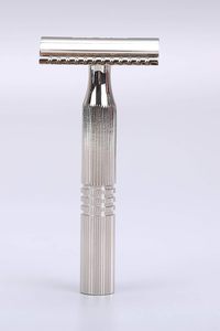 Navaja de Afeitar Profesional de Doble Filo con Mango de Madera para un Afeitado Suave de Barba, Cuidado del Cabello y Uso en el Hogar o Salón - Product Image 2